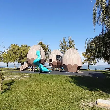 Fani Nyaralo Koezel A Vizparthoz